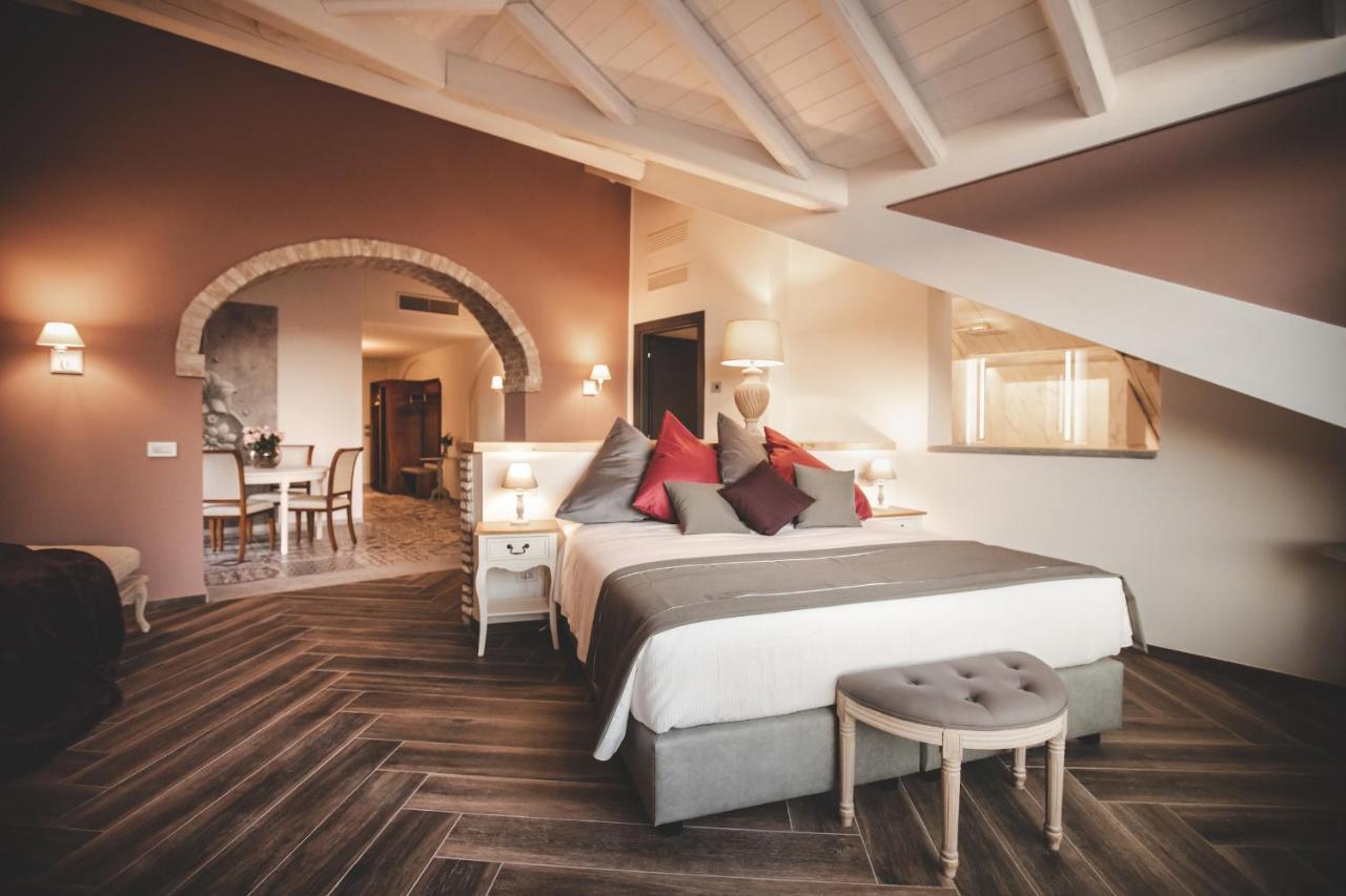 ホテル Relais Almaranto Calamandrana エクステリア 写真